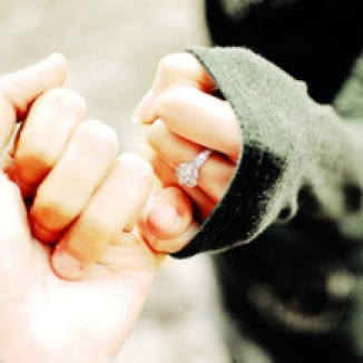 couple-hands-love-rings-romantic-Favim.com-116932
